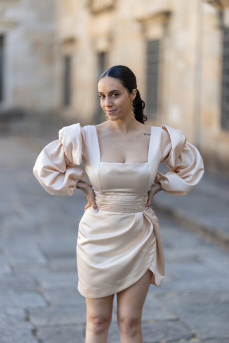 Vestido Dourado Manga Comprida Abalonada